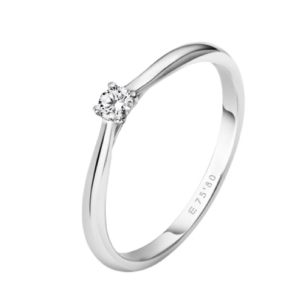 18k White Gold Diamond Solitaire Ring Size 6